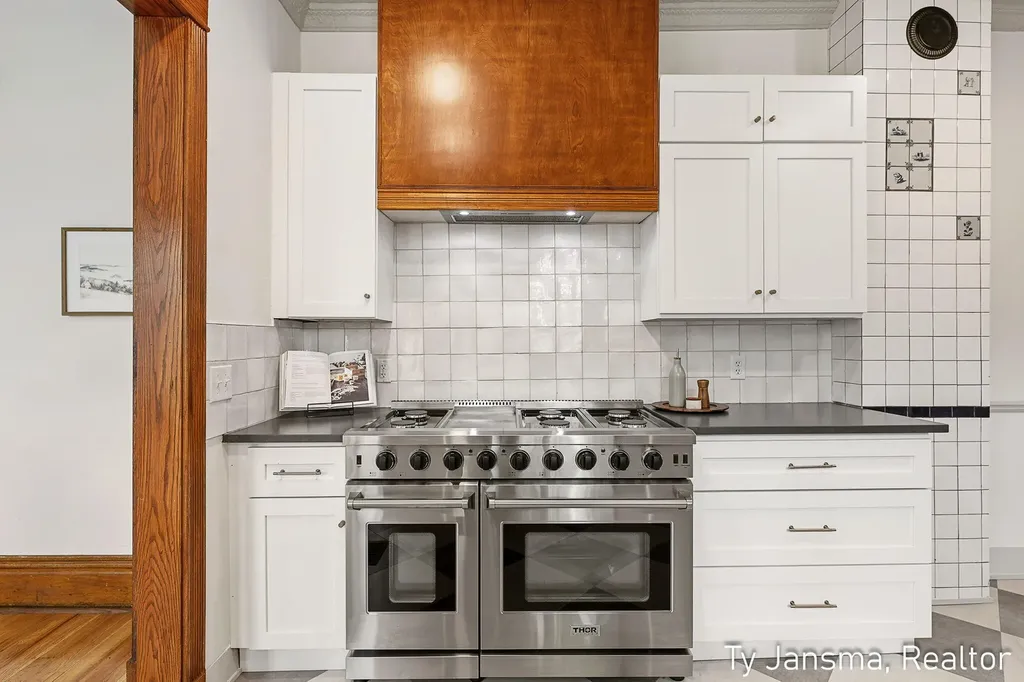 624-628 Prospect Avenue SE Grand Rapids City MI 49503