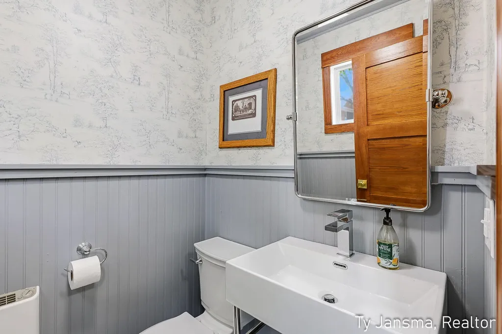 624-628 Prospect Avenue SE Grand Rapids City MI 49503
