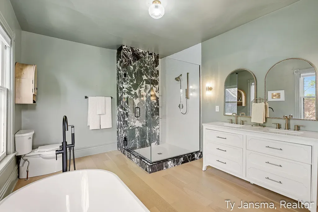 624-628 Prospect Avenue SE Grand Rapids City MI 49503