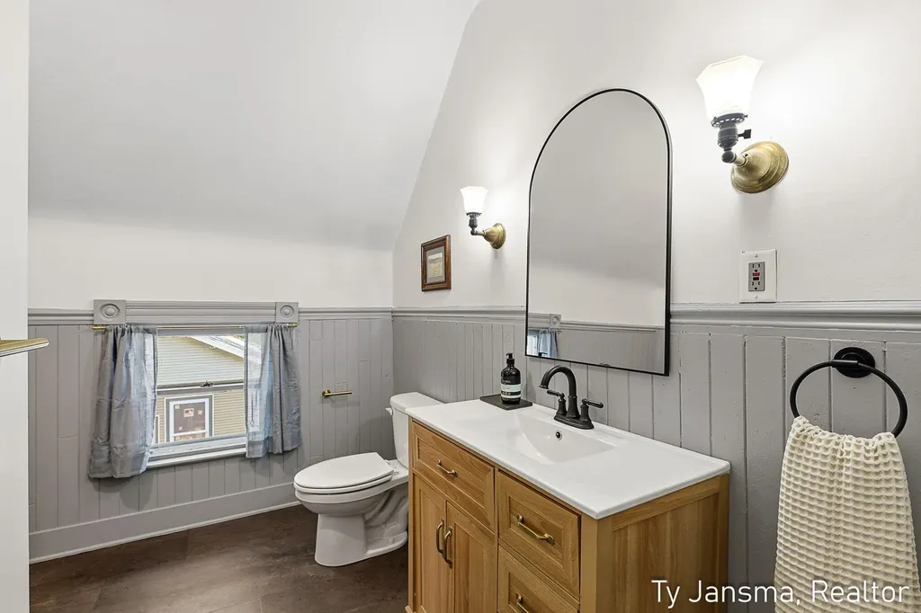 624-628 Prospect Avenue SE Grand Rapids City MI 49503