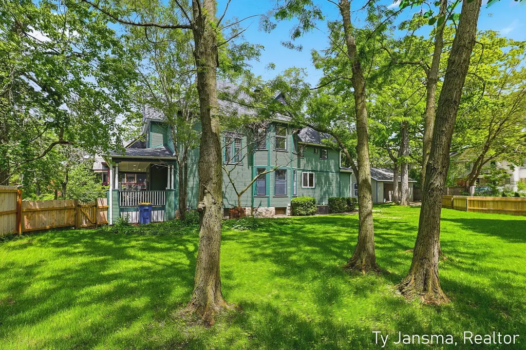 624-628 Prospect Avenue SE Grand Rapids City MI 49503
