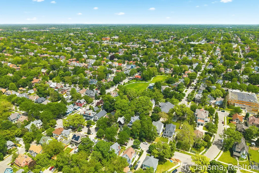 624-628 Prospect Avenue SE Grand Rapids City MI 49503