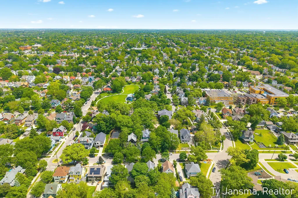624-628 Prospect Avenue SE Grand Rapids City MI 49503