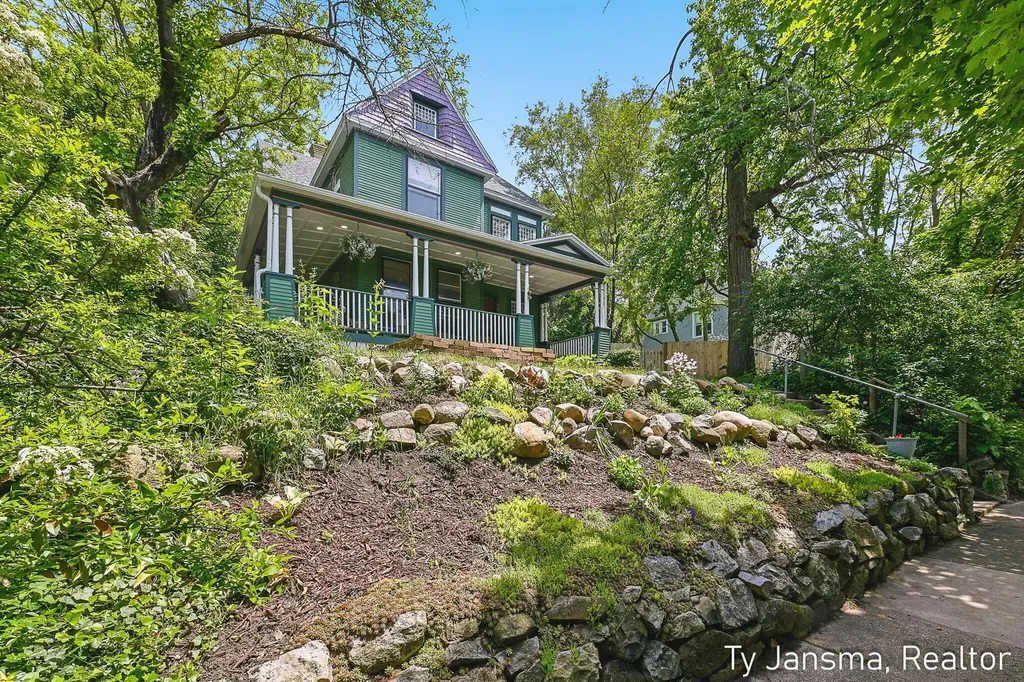 624-628 Prospect Avenue SE Grand Rapids City MI 49503