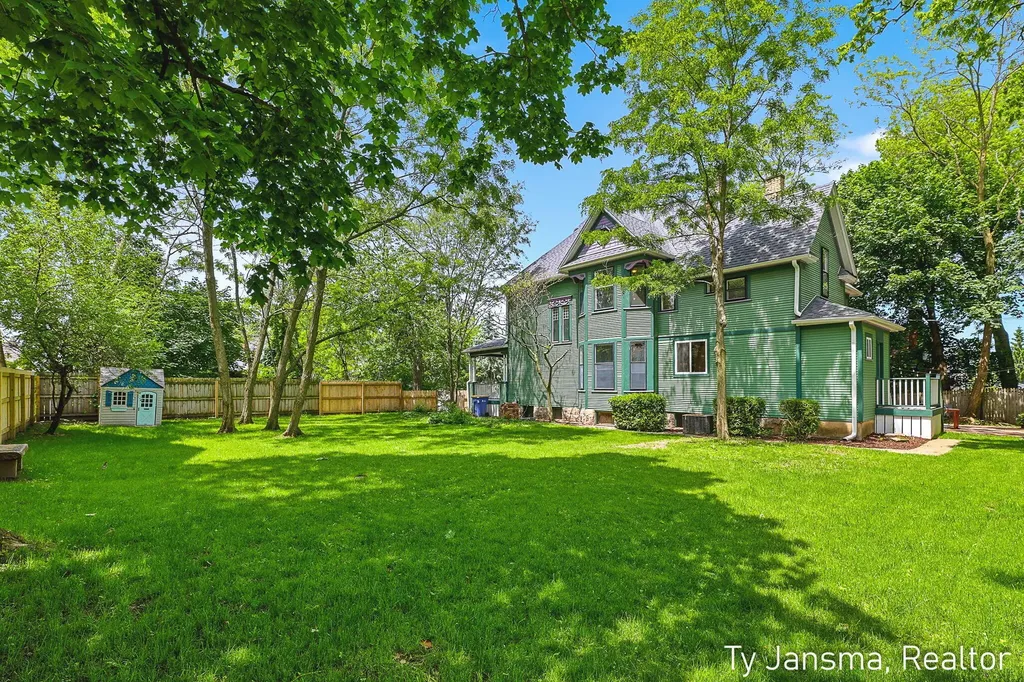 624-628 Prospect Avenue SE Grand Rapids City MI 49503