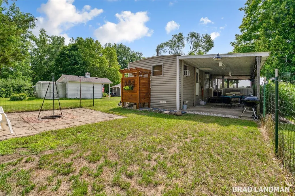 1499 Big Lake Drive Watson Township MI 49328