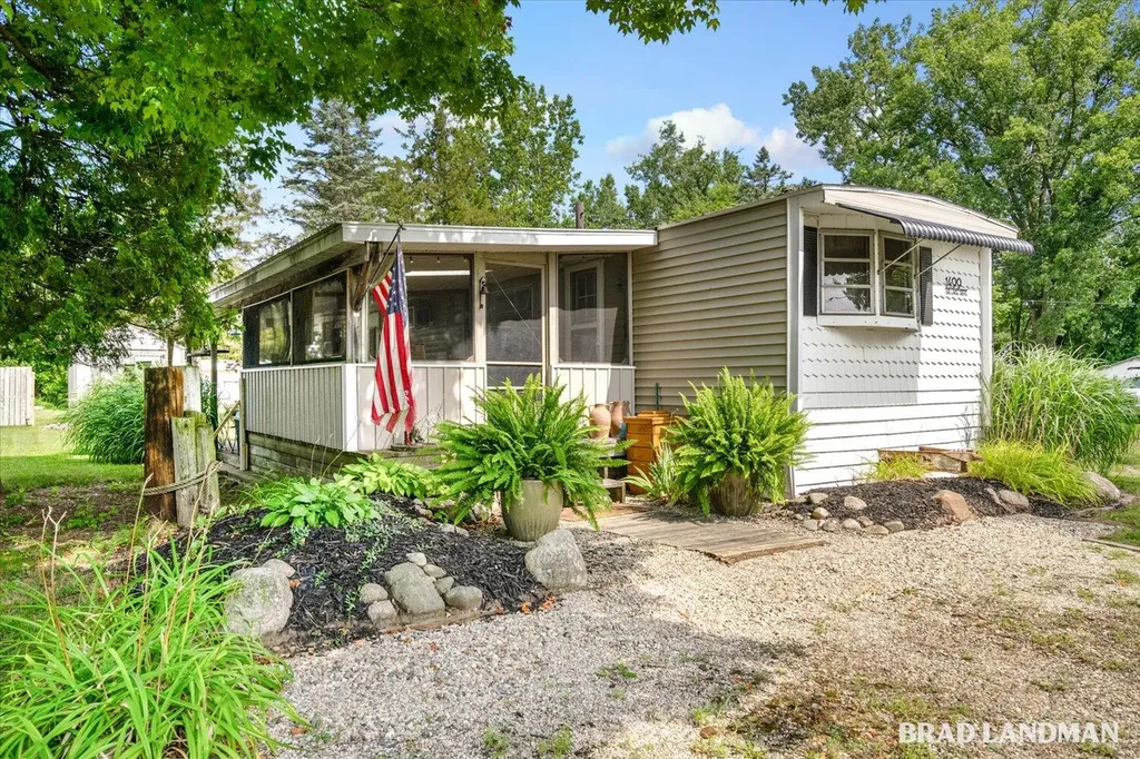 1499 Big Lake Drive Watson Township MI 49328