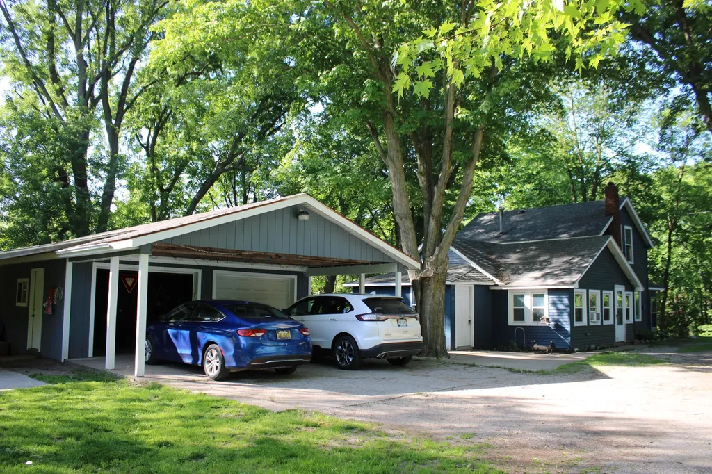 3727 S Ravenna Road Ravenna Village MI 49451