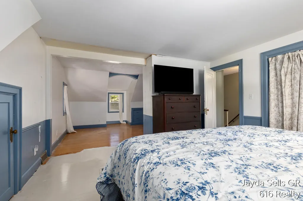 1853 Leonard Street NW Grand Rapids City MI 49504