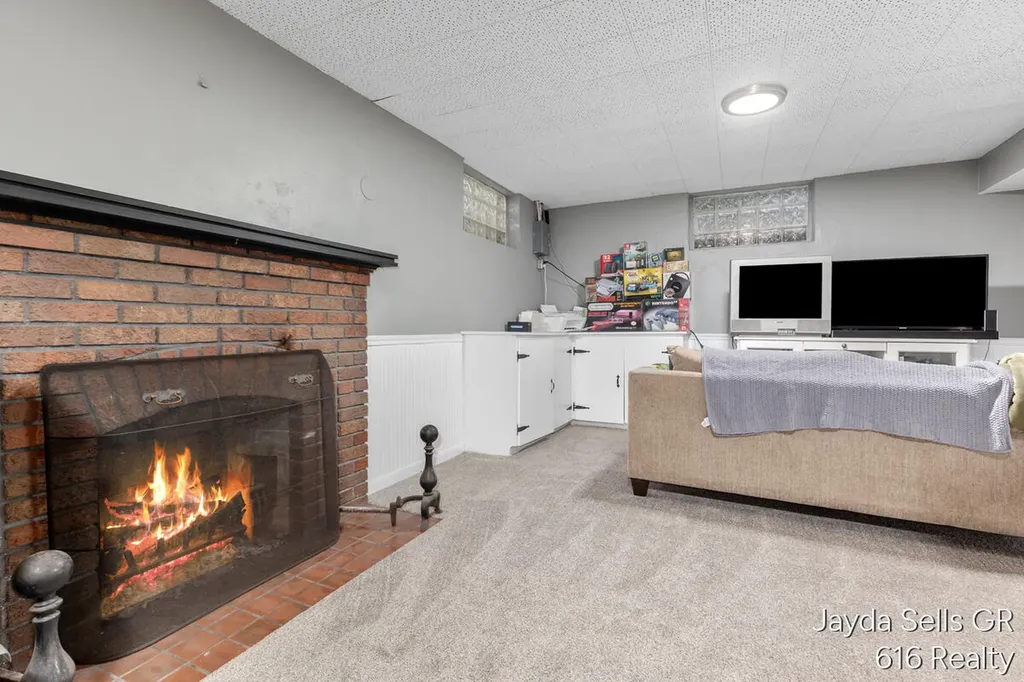 1853 Leonard Street NW Grand Rapids City MI 49504