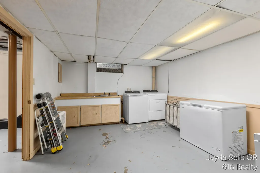 1853 Leonard Street NW Grand Rapids City MI 49504