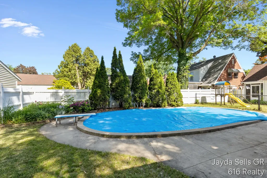 1853 Leonard Street NW Grand Rapids City MI 49504