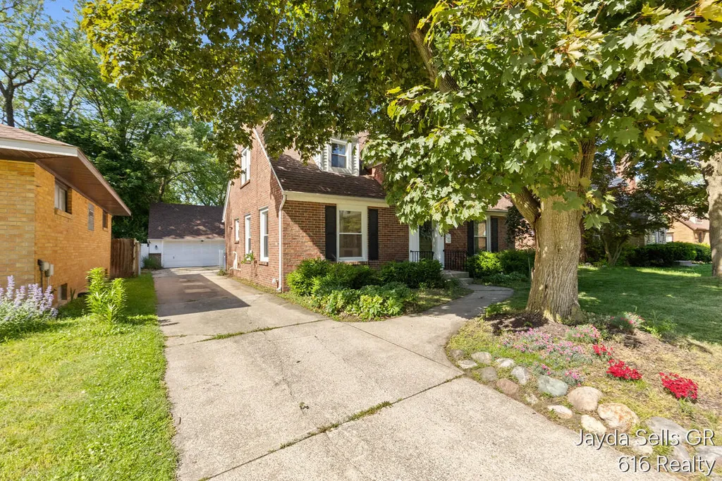 1853 Leonard Street NW Grand Rapids City MI 49504