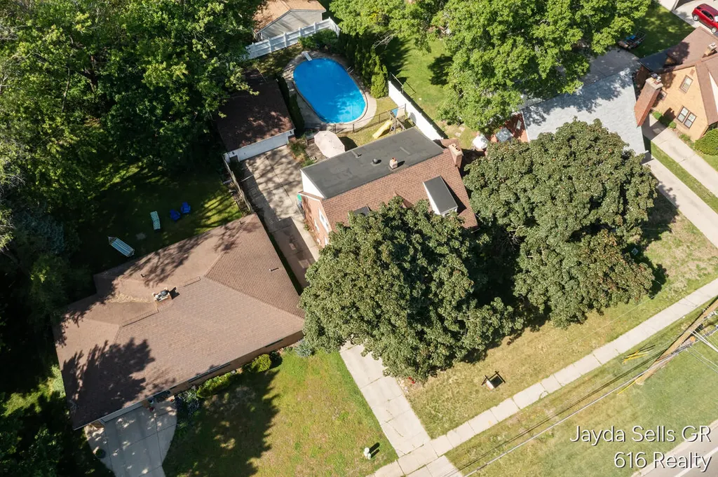 1853 Leonard Street NW Grand Rapids City MI 49504