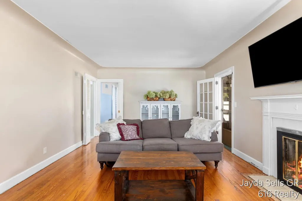 1853 Leonard Street NW Grand Rapids City MI 49504