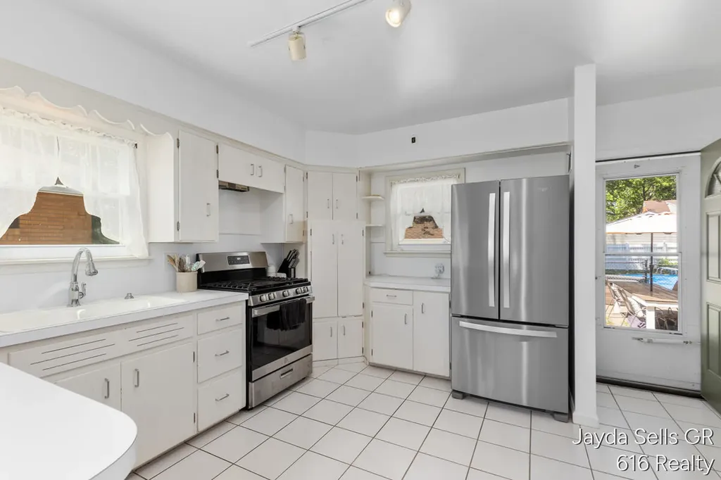 1853 Leonard Street NW Grand Rapids City MI 49504