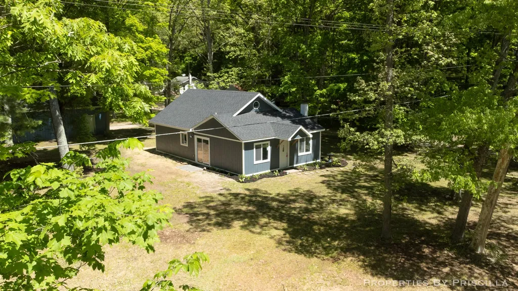 4457 S Croton Hardy Drive Big Prairie Township MI 49337