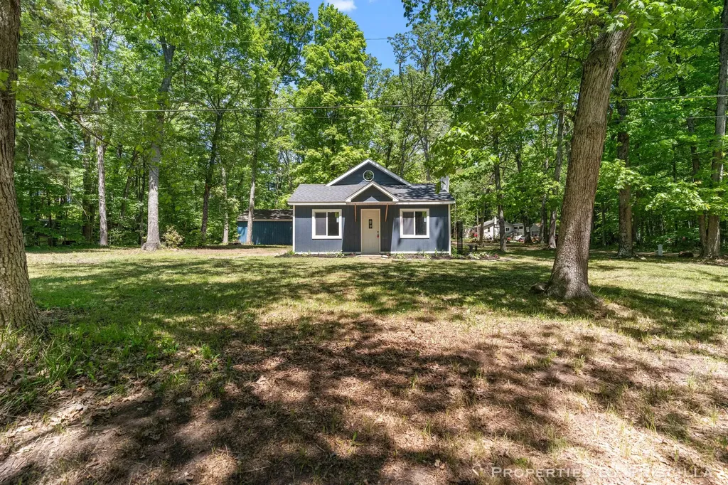 4457 S Croton Hardy Drive Big Prairie Township MI 49337