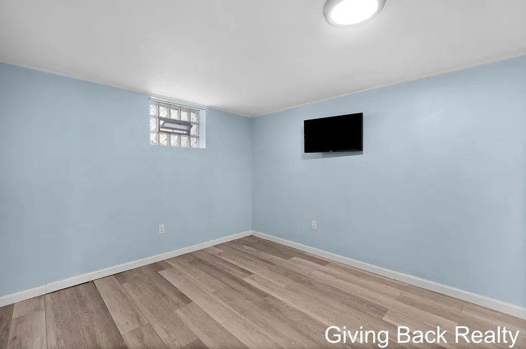 1100 Dallas Avenue SE Grand Rapids City MI 49507