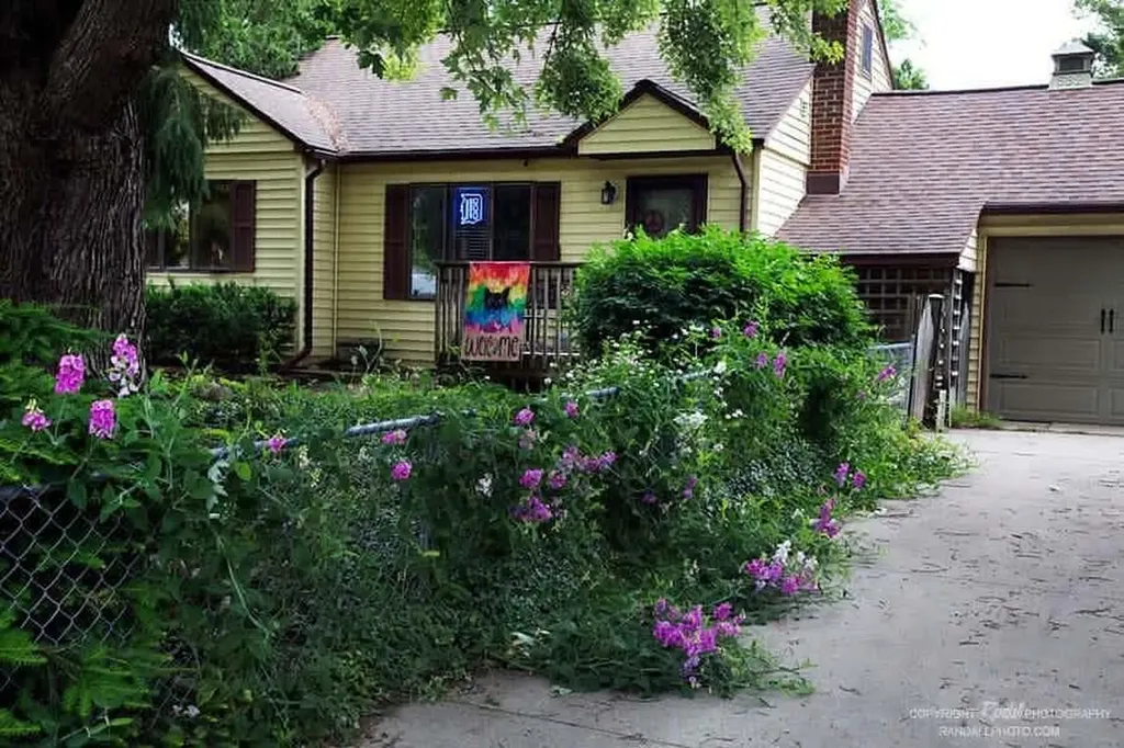 532 Clayton Avenue NW Walker City MI 49534