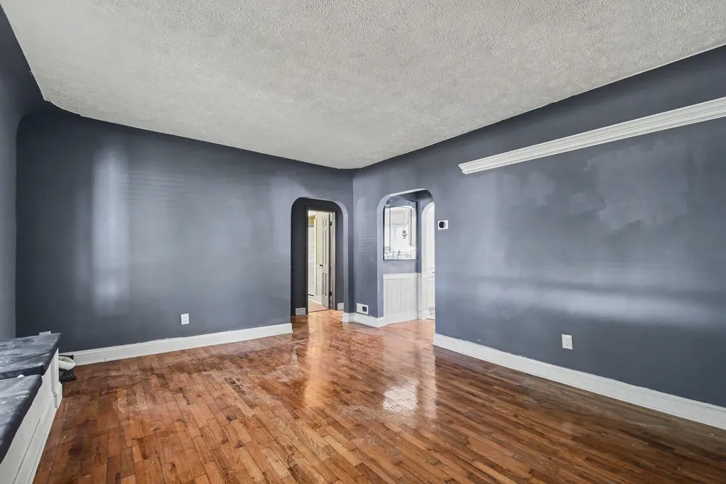 532 Clayton Avenue NW Walker City MI 49534