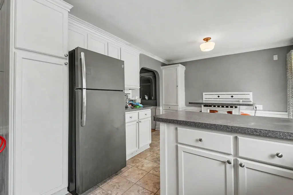 532 Clayton Avenue NW Walker City MI 49534