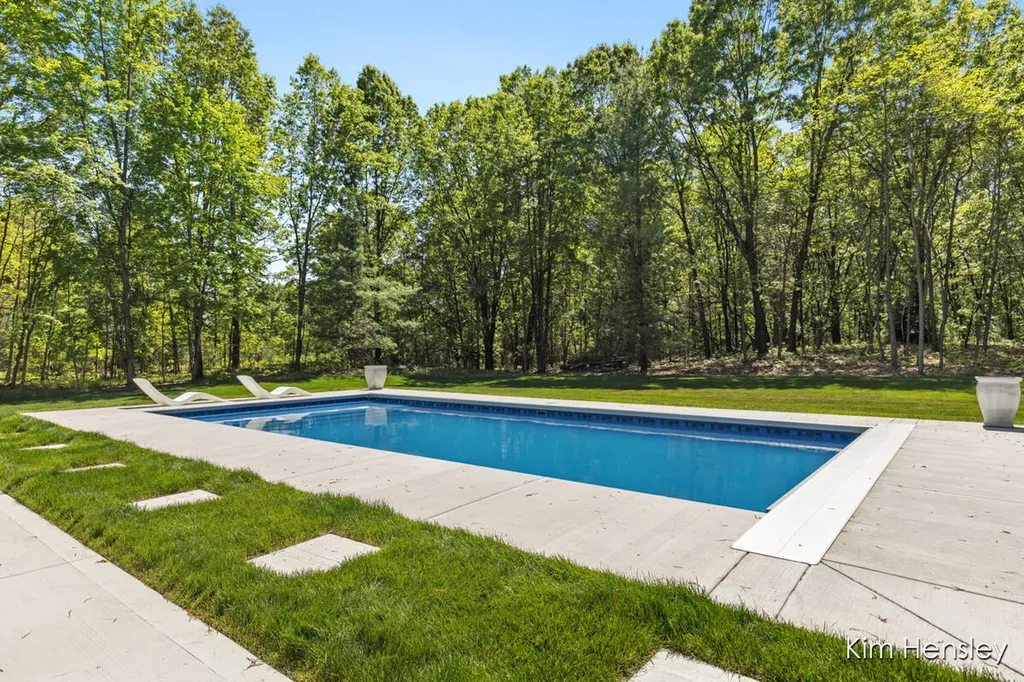 8571 Young Avenue NE Courtland Township MI 49341