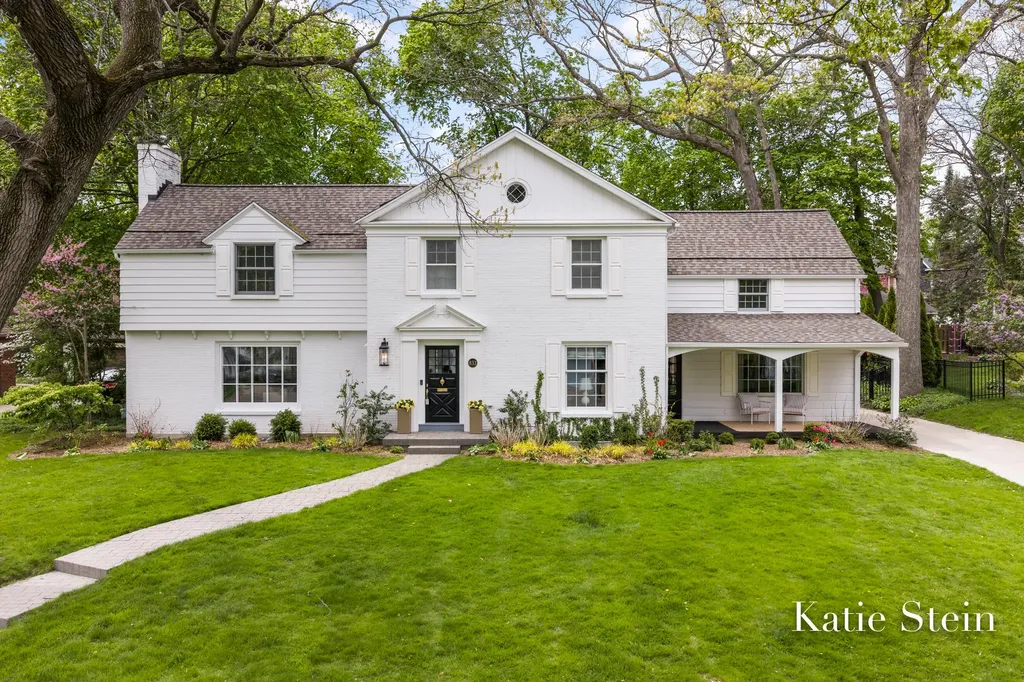 833 Gladstone Drive SE East Grand Rapids City MI 49506