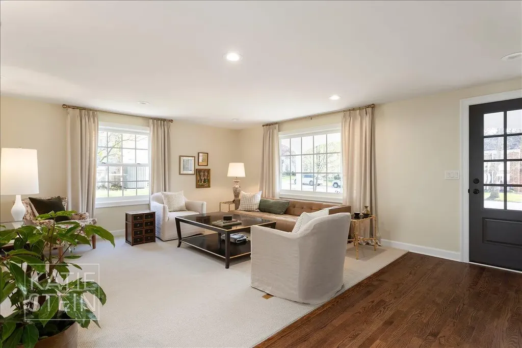 833 Gladstone Drive SE East Grand Rapids City MI 49506