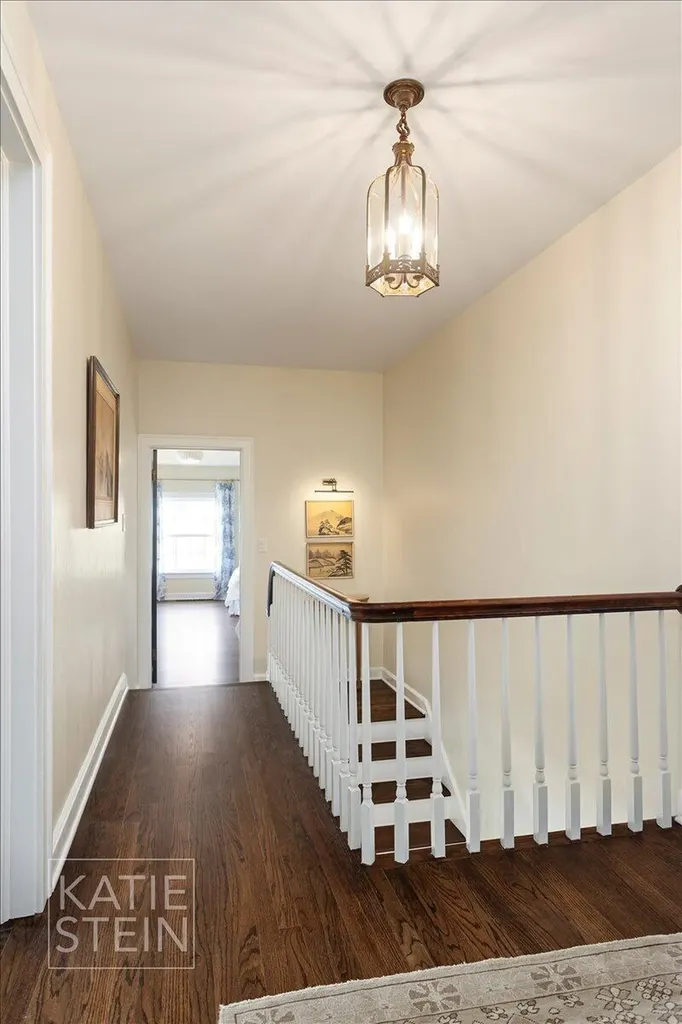 833 Gladstone Drive SE East Grand Rapids City MI 49506