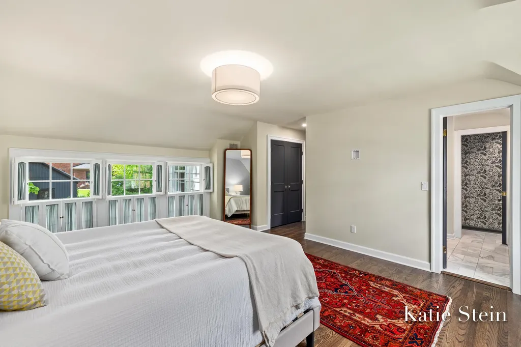 833 Gladstone Drive SE East Grand Rapids City MI 49506