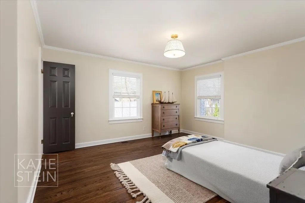 833 Gladstone Drive SE East Grand Rapids City MI 49506