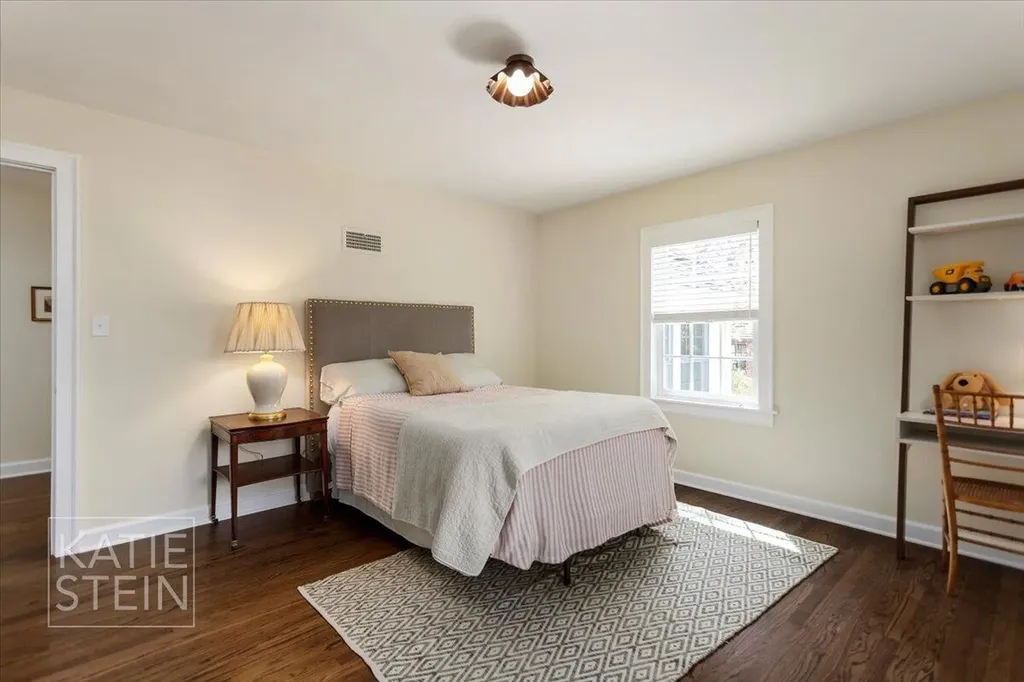 833 Gladstone Drive SE East Grand Rapids City MI 49506