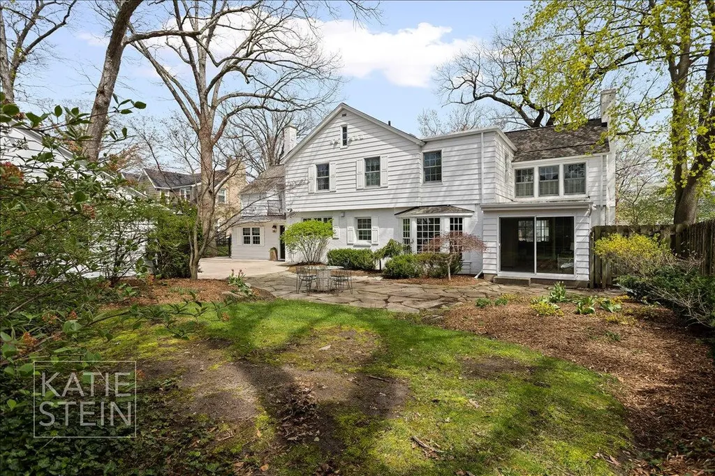 833 Gladstone Drive SE East Grand Rapids City MI 49506