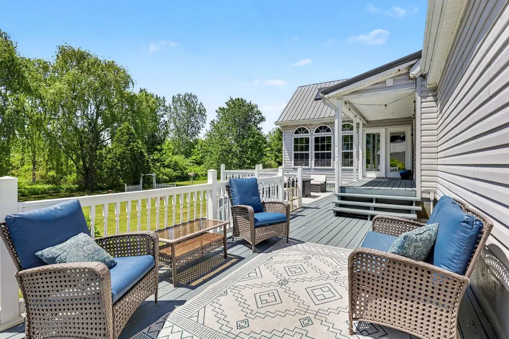 2945 W Lincoln Avenue Easton Township MI 48846