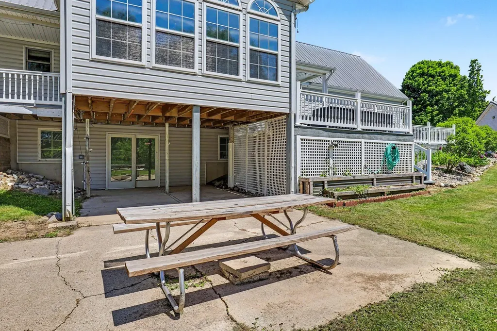 2945 W Lincoln Avenue Easton Township MI 48846