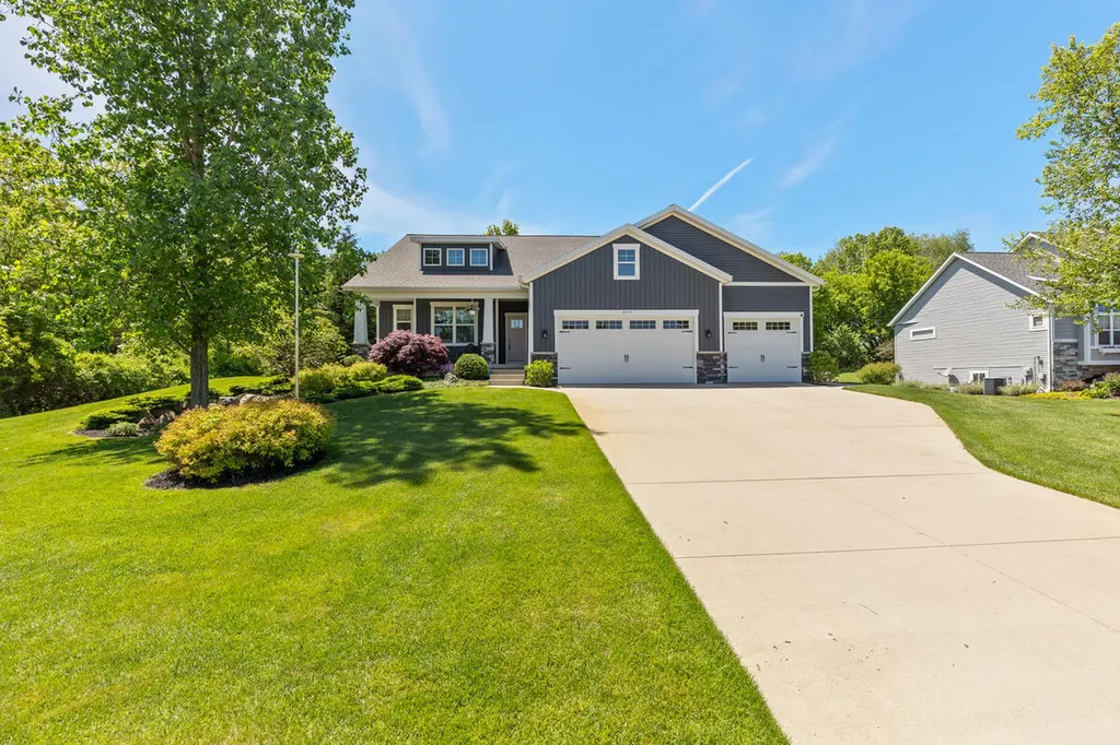9579 Arrowcrest Drive NE Courtland Township MI 49341