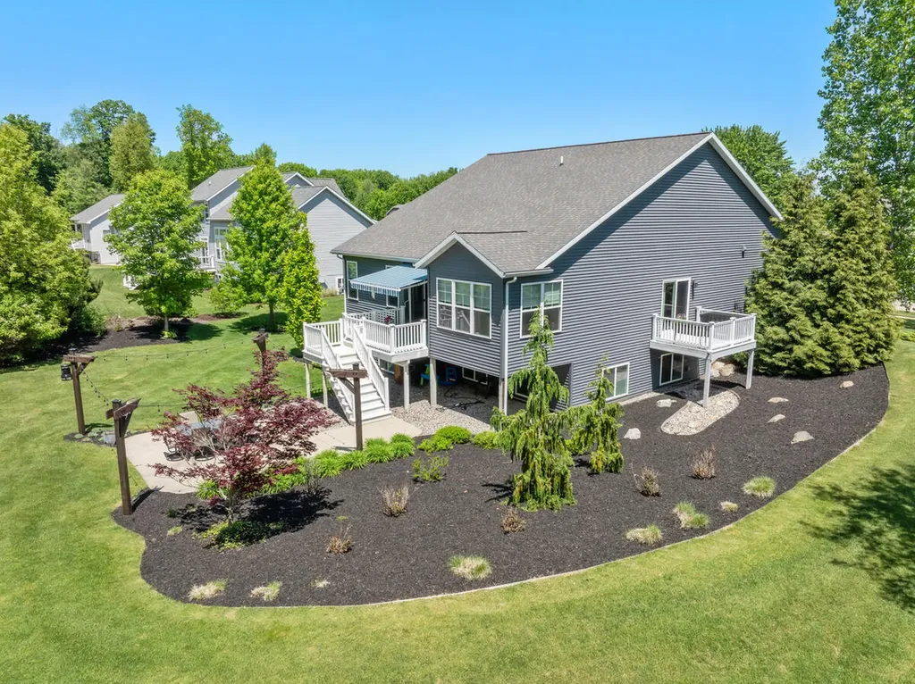 9579 Arrowcrest Drive NE Courtland Township MI 49341
