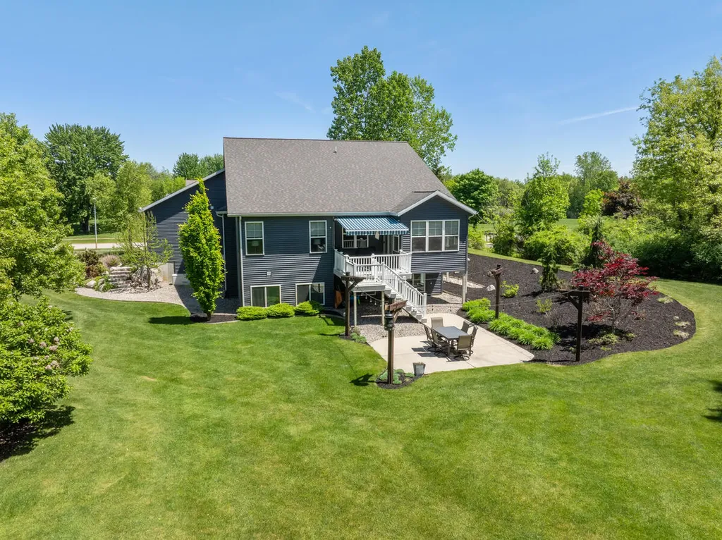9579 Arrowcrest Drive NE Courtland Township MI 49341