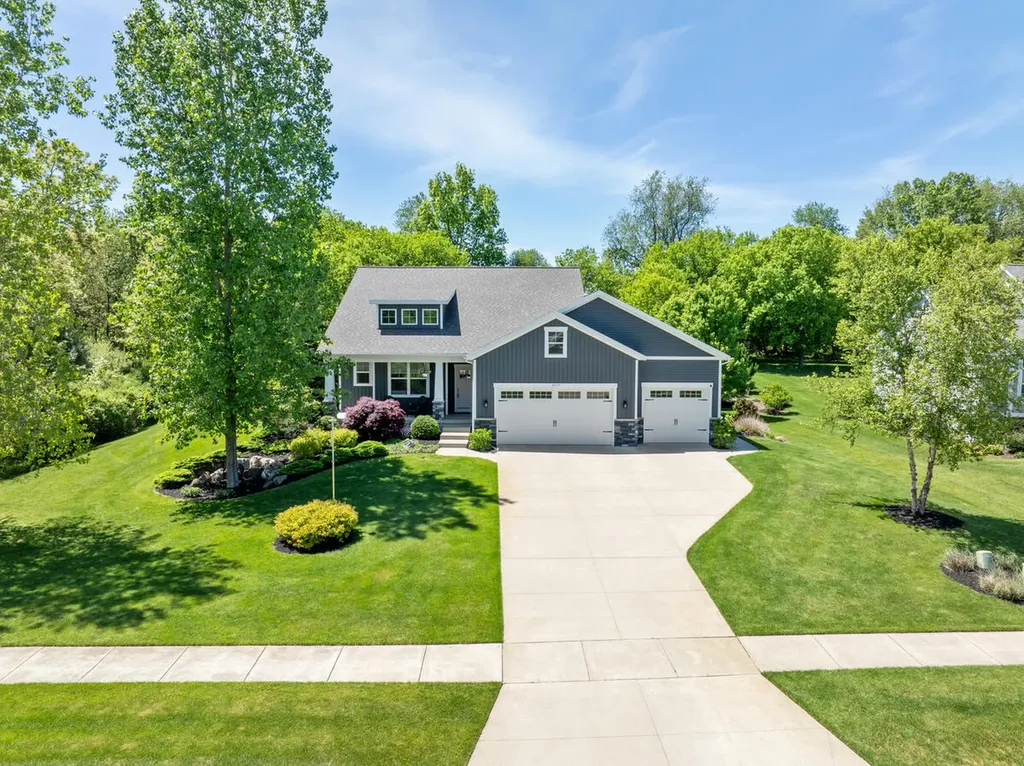 9579 Arrowcrest Drive NE Courtland Township MI 49341
