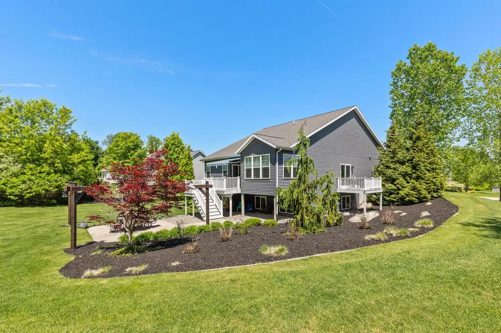 9579 Arrowcrest Drive NE Courtland Township MI 49341
