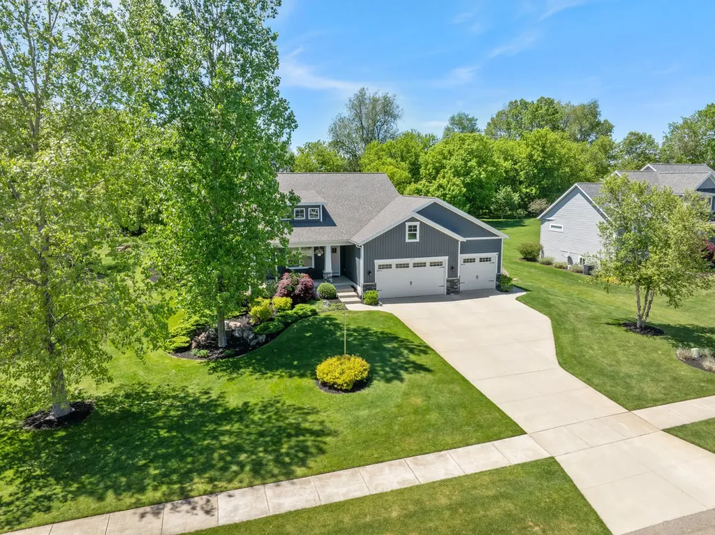 9579 Arrowcrest Drive NE Courtland Township MI 49341