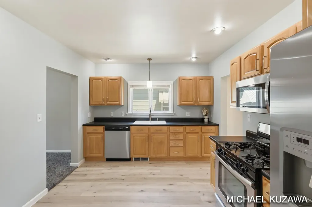1438 Pennoyer Avenue Grand Haven City MI 49417