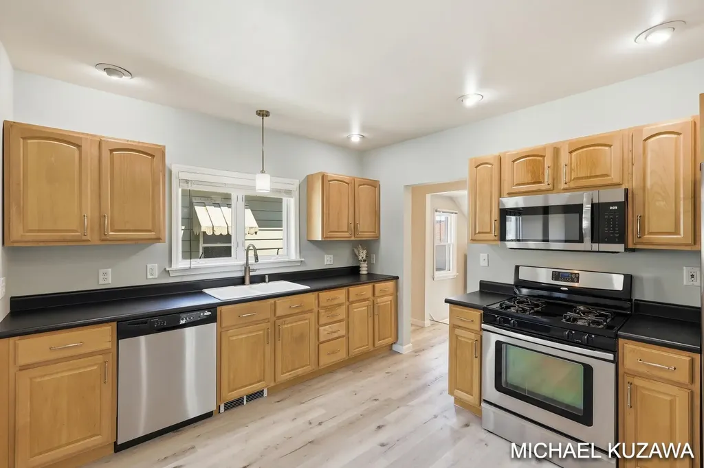 1438 Pennoyer Avenue Grand Haven City MI 49417