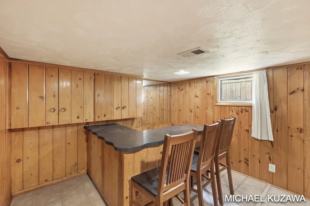 1438 Pennoyer Avenue Grand Haven City MI 49417