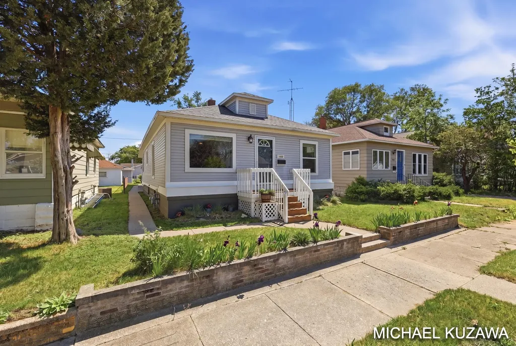 1438 Pennoyer Avenue Grand Haven City MI 49417