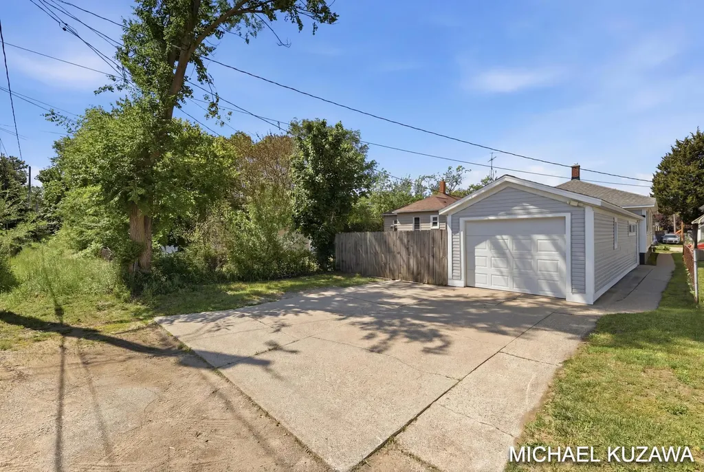 1438 Pennoyer Avenue Grand Haven City MI 49417