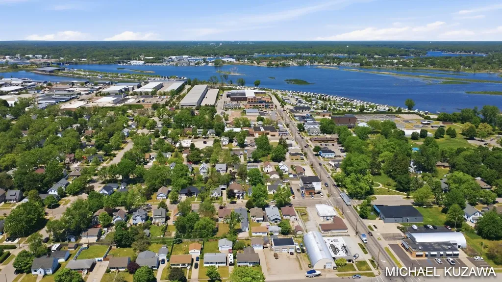 1438 Pennoyer Avenue Grand Haven City MI 49417