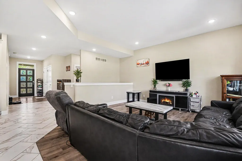 6549 Creekside View Drive SE Gaines Charter Township MI 49508