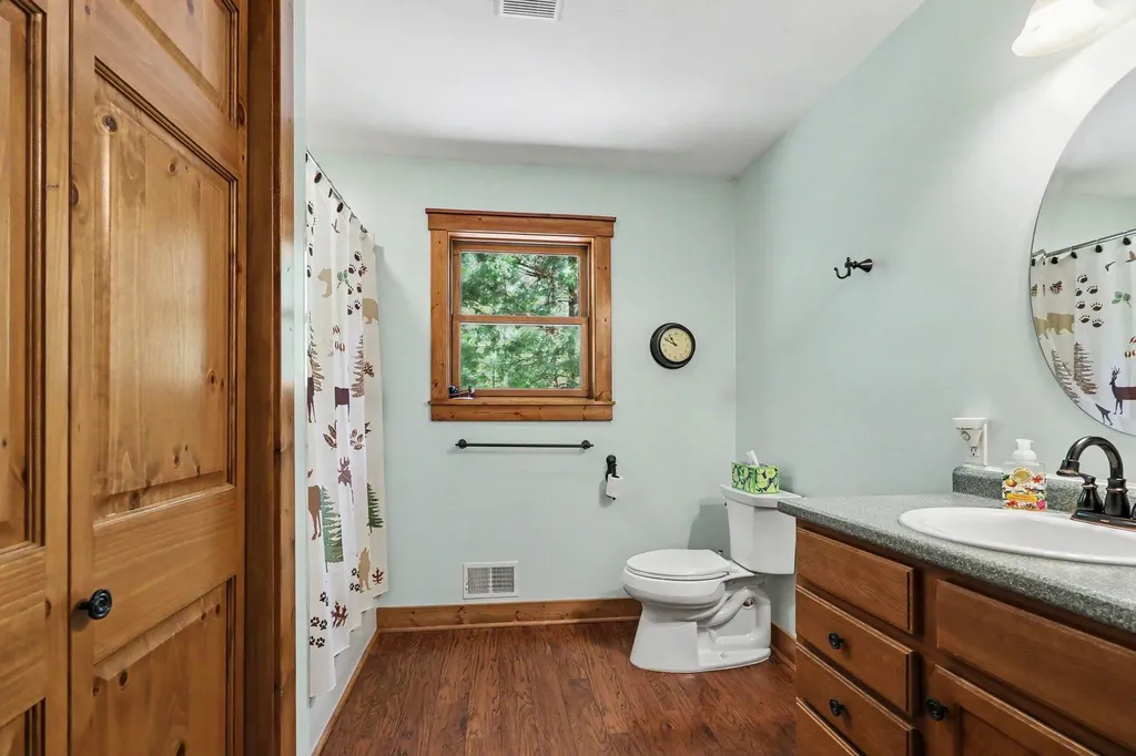 7766 E Bradshaw Branch Township MI 49402